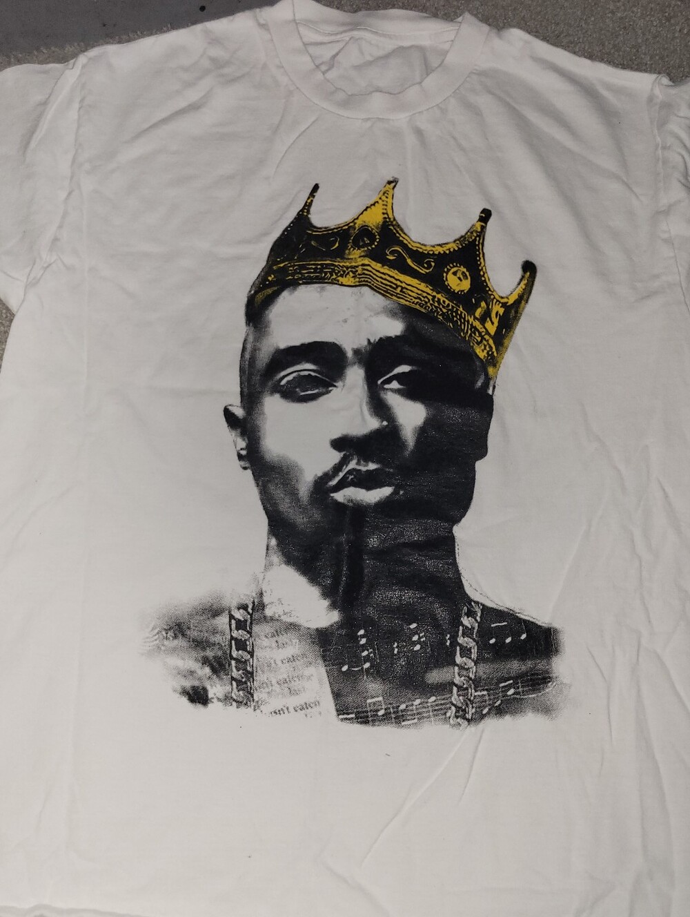 White Graphic Men’s T-Shirt with Gold Crown On Tupac